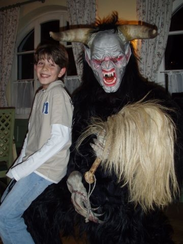 Gar so schlimm ist der Krampus nicht!!